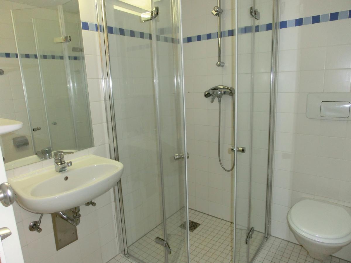Domane Neu Gaarz Hostel Экстерьер фото